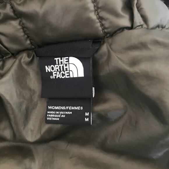 North Face Puffer Jacket - Picture 3 of 4